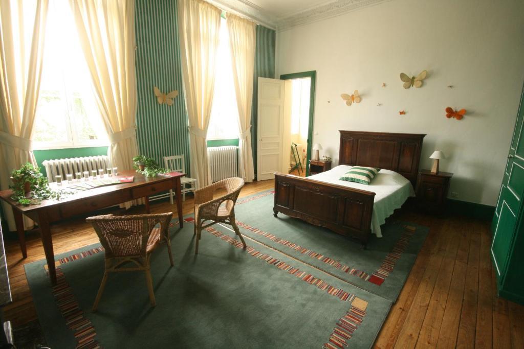 Grand gîte Carrière l'Evêque 9 chambres 15 personnes Septmonts Quarto foto